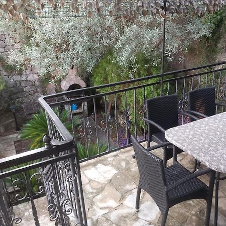 Holiday Home Stone House Perast Eksteriør bilde